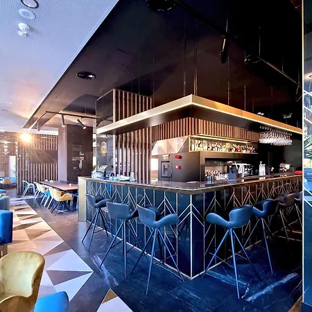 Radisson Blu Aurum Hotel, Hotell