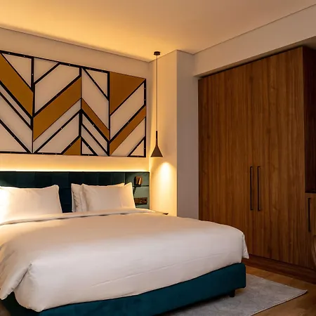 Radisson Blu Aurum Hotel, Otel 5*