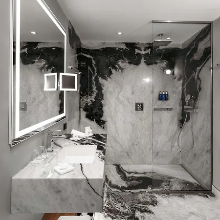 Radisson Blu Aurum Hotel, Otel