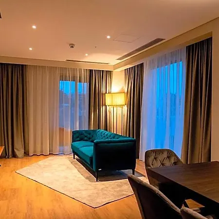 Radisson Blu Aurum Hotel, Otel 5*