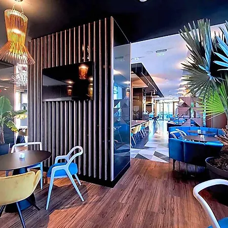 Otel Radisson Blu Aurum Hotel, 5*